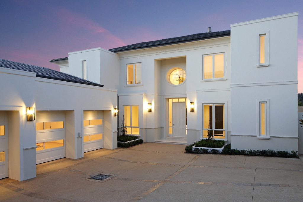 Decolite Eaves Closures
